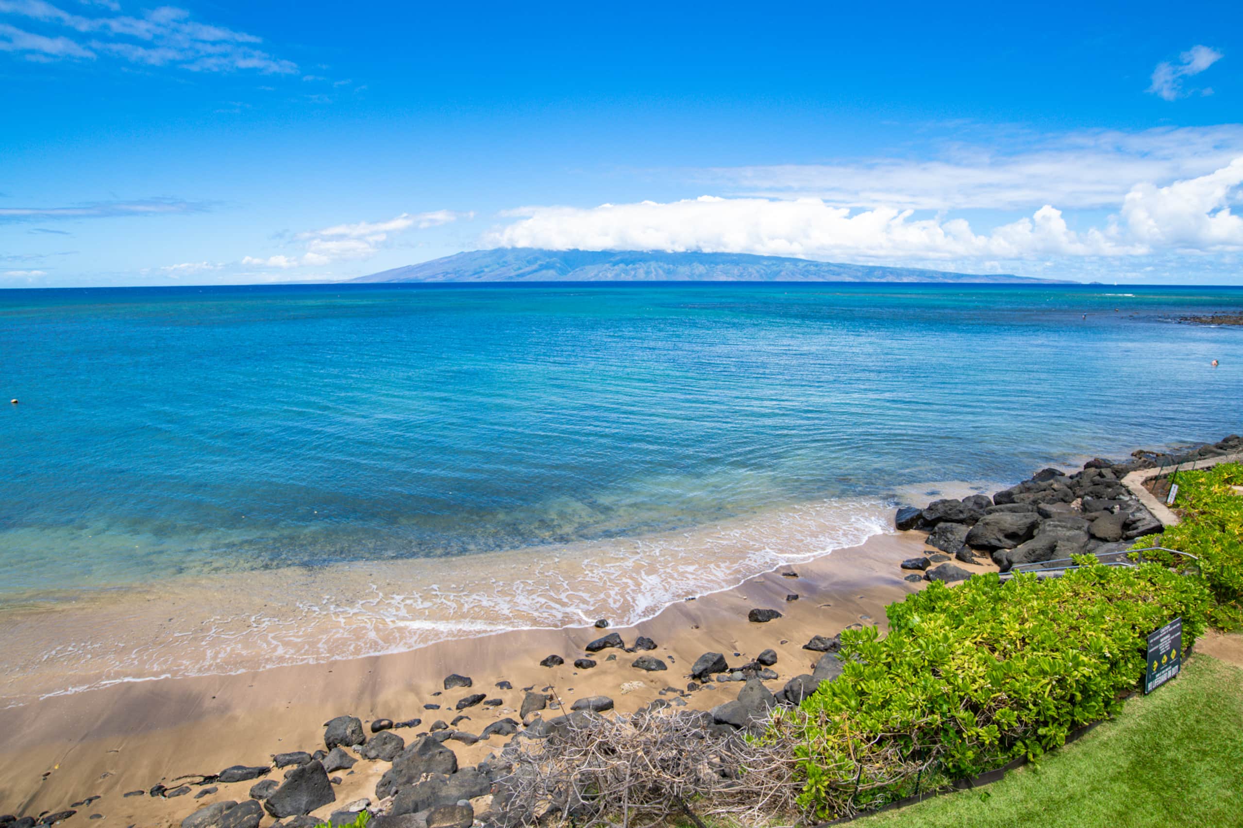 Condo in Lahaina · ★4.43 · 3 bedrooms · 4 beds · 2 shared baths - Image 19
