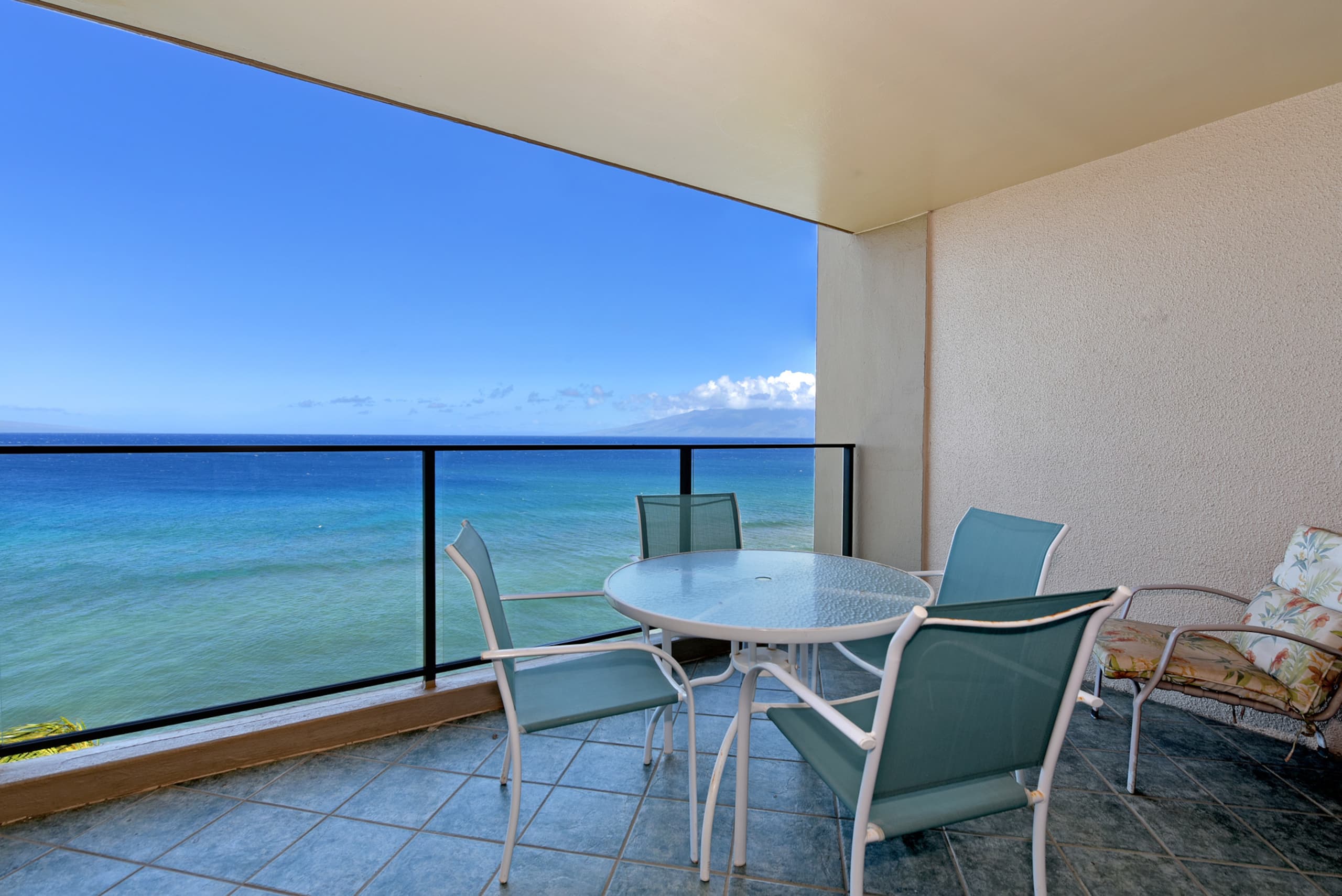 Condo in Lahaina · ★5.0 · 1 bedroom · 2 beds · 1 shared bath - Image 11