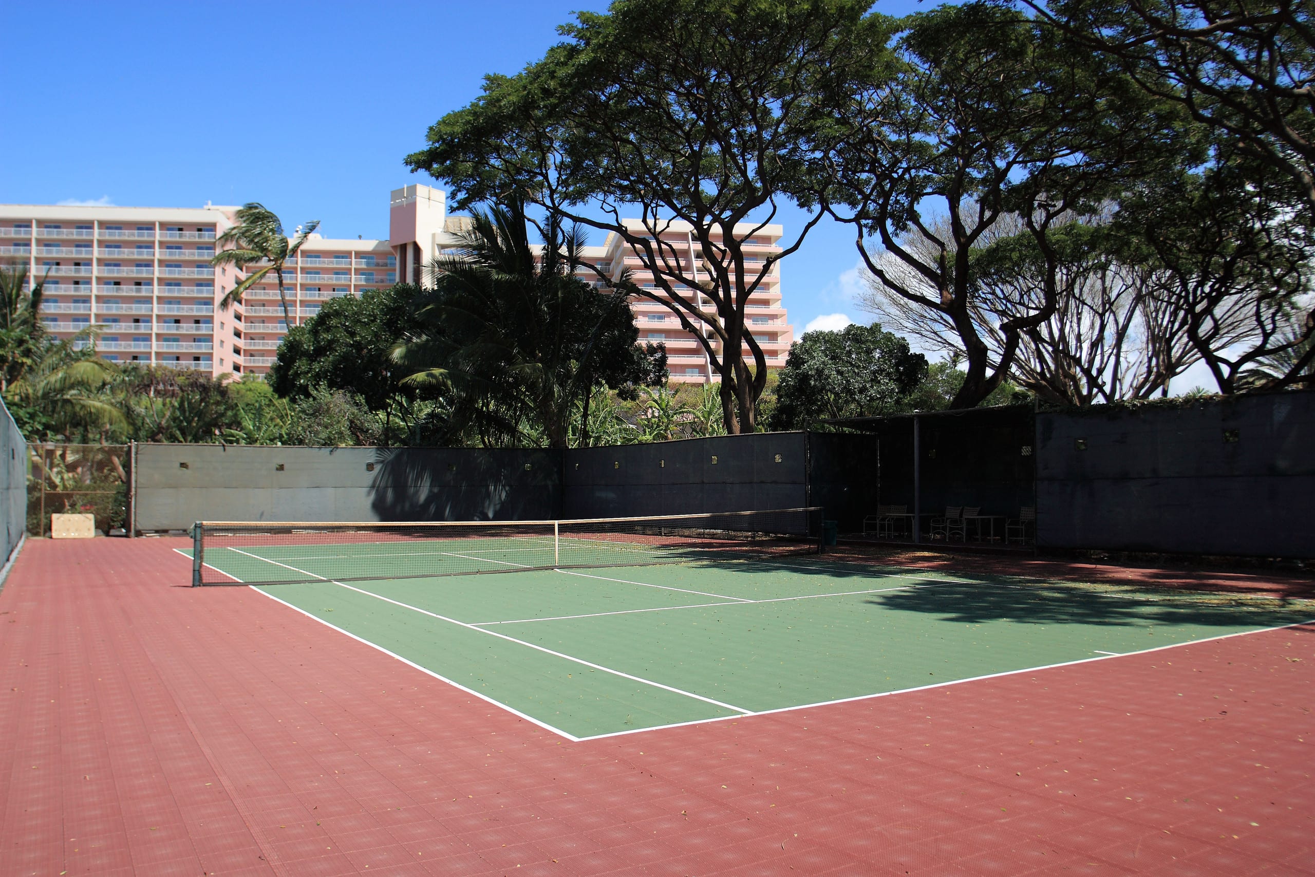 Condo in Lahaina · ★5.0 · 1 bedroom · 2 beds · 1 shared bath - Image 23