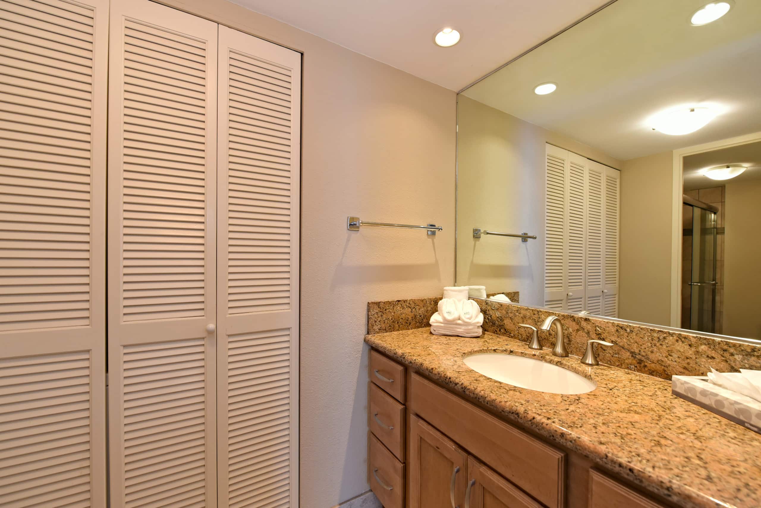 Condo in Lahaina · ★5.0 · 1 bedroom · 2 beds · 1 shared bath - Image 8
