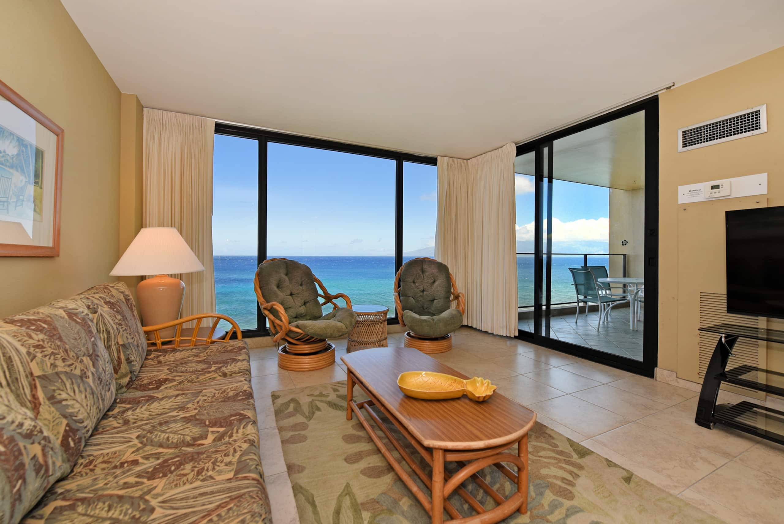 Condo in Lahaina · ★5.0 · 1 bedroom · 2 beds · 1 shared bath - Image 2