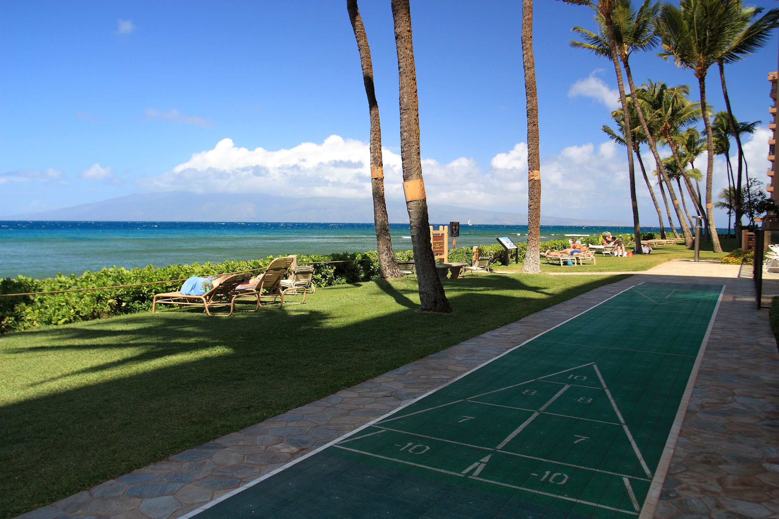 Condo in Lahaina · ★5.0 · 1 bedroom · 2 beds · 1 shared bath - Image 22