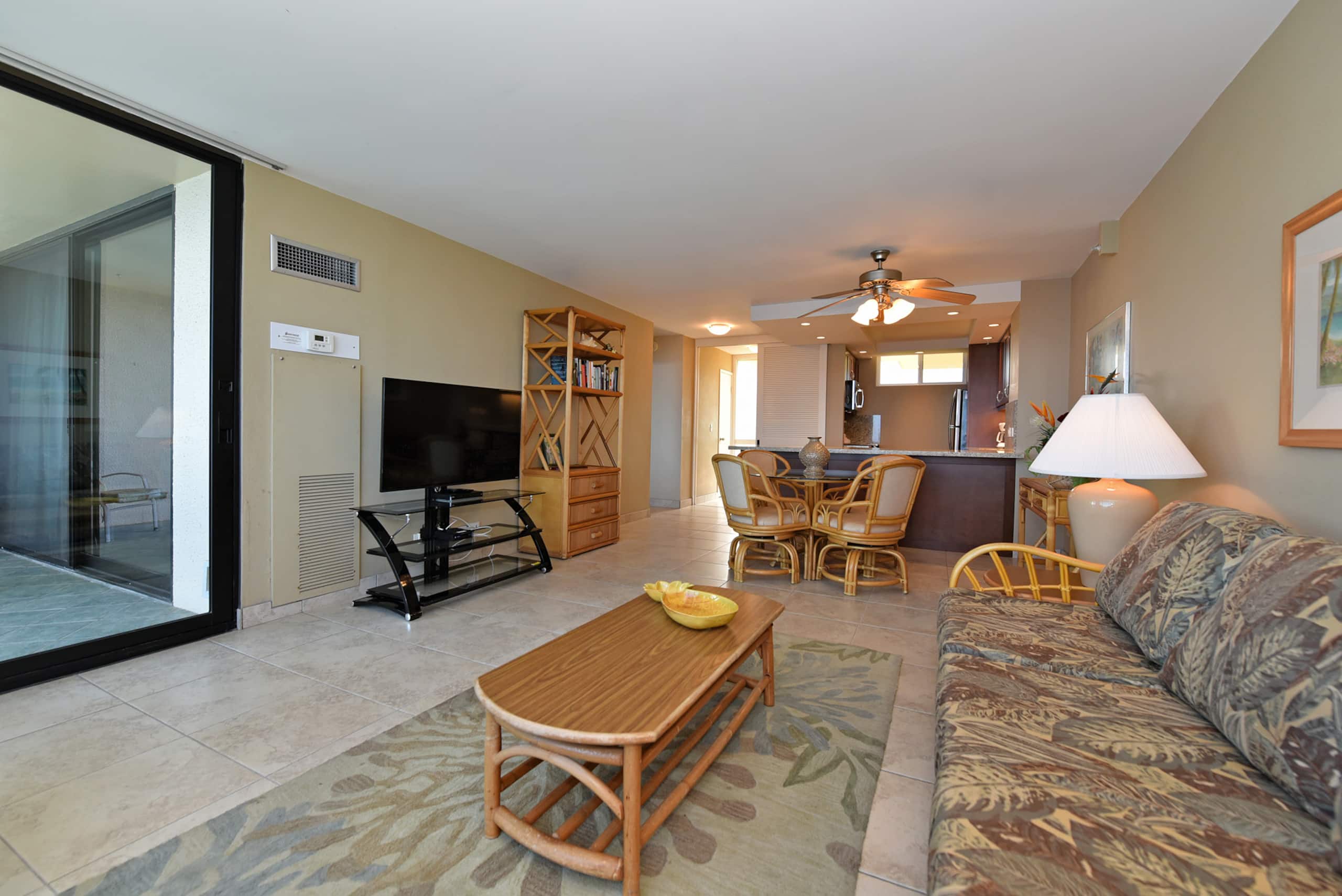 Condo in Lahaina · ★5.0 · 1 bedroom · 2 beds · 1 shared bath - Image 6