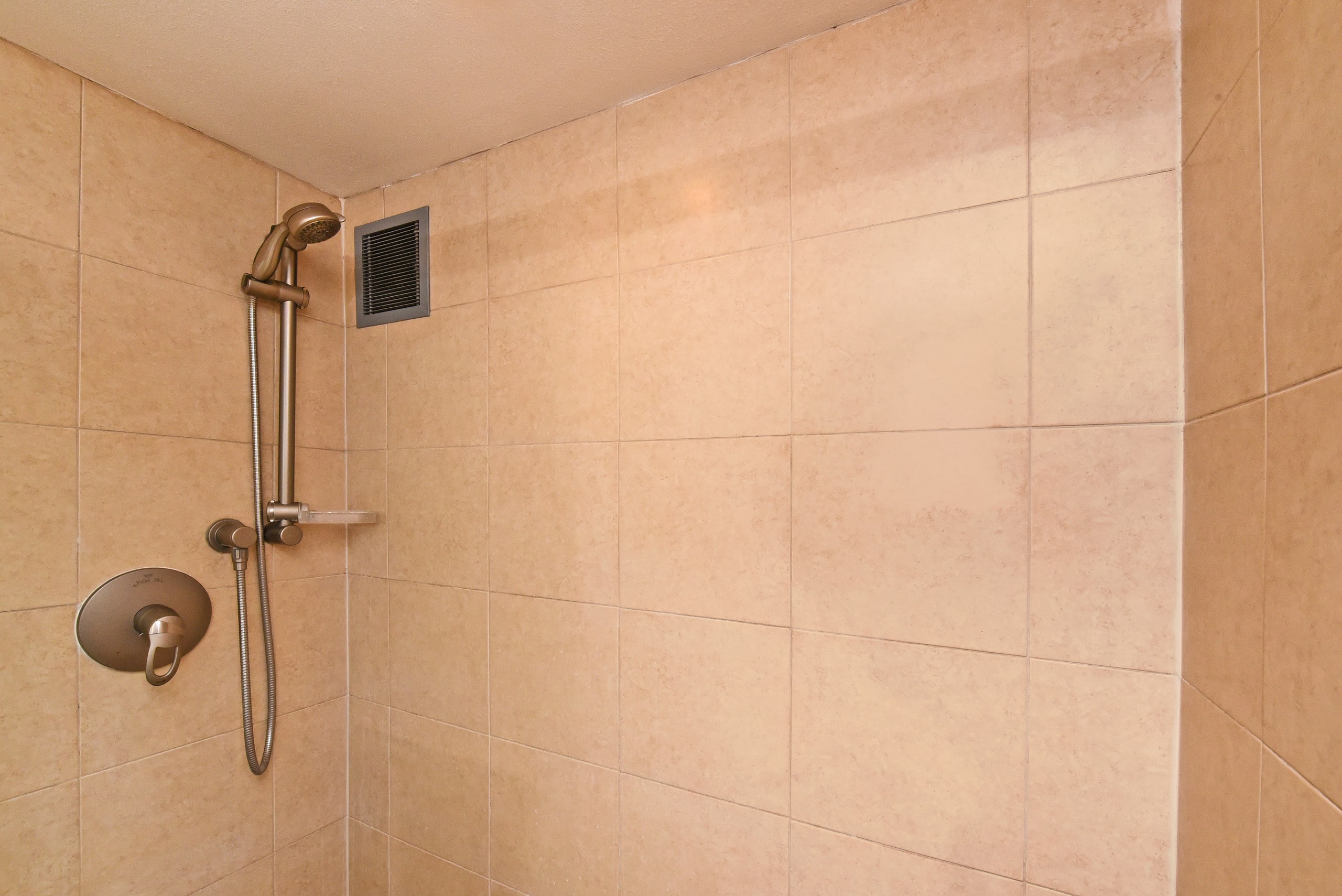 Condo in Lahaina · ★4.0 · Studio · 1 bed · 1 bath - Image 23