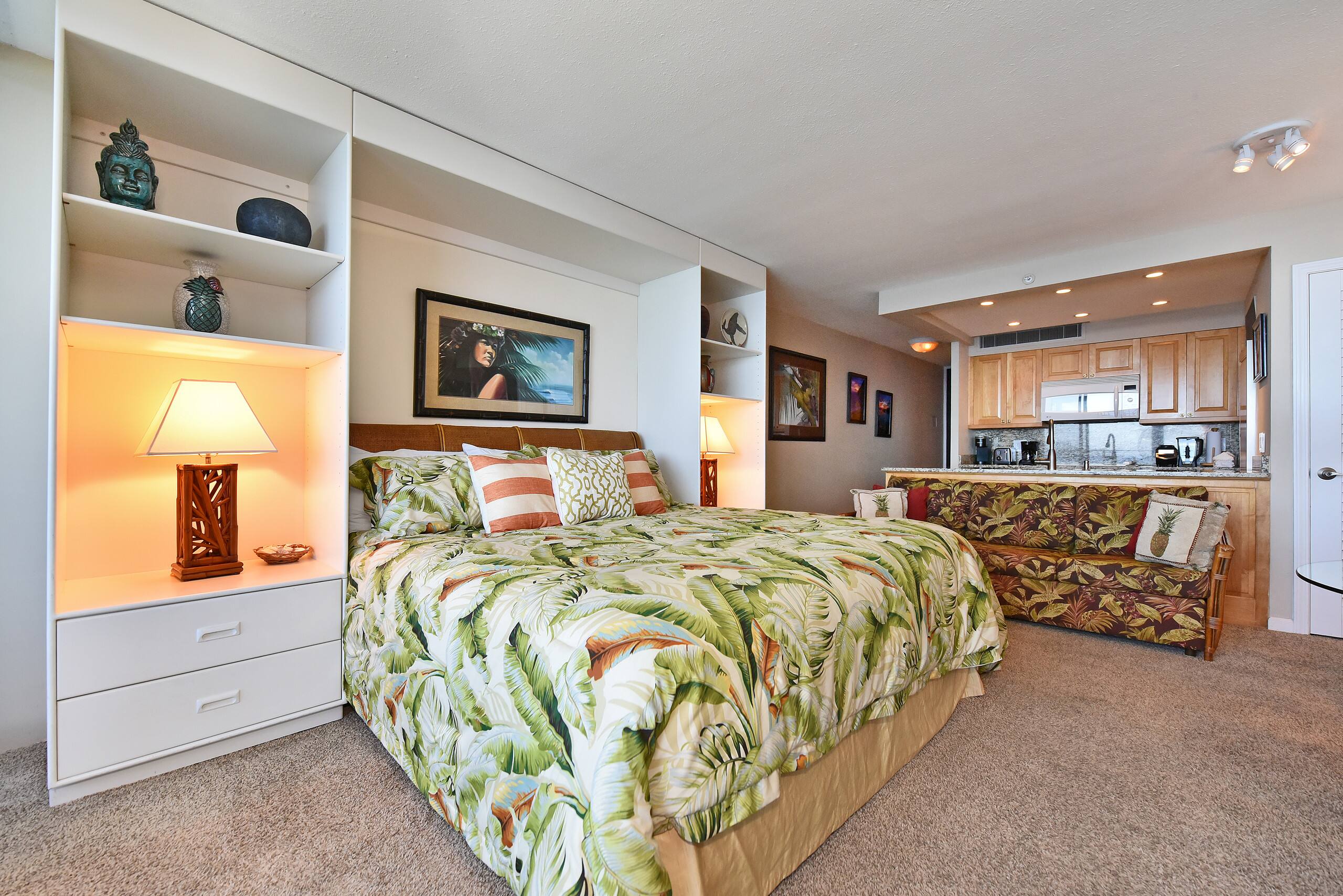 Condo in Lahaina · ★4.0 · Studio · 1 bed · 1 bath - Image 4