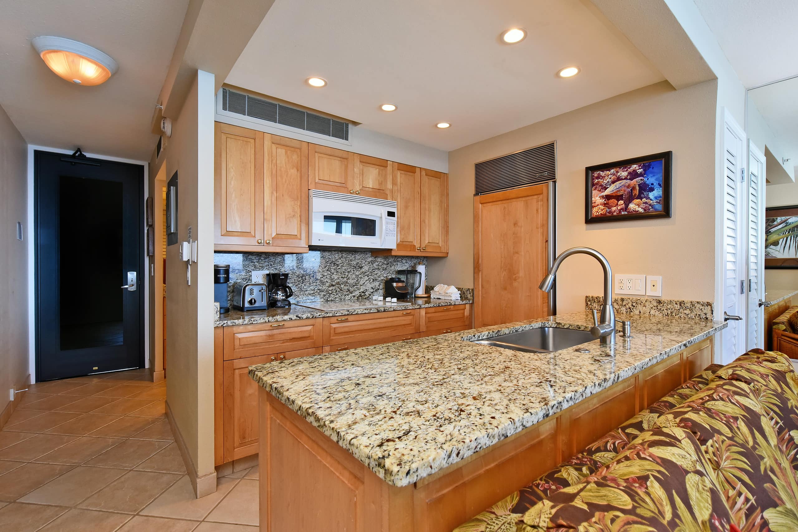 Condo in Lahaina · ★4.0 · Studio · 1 bed · 1 bath - Image 15