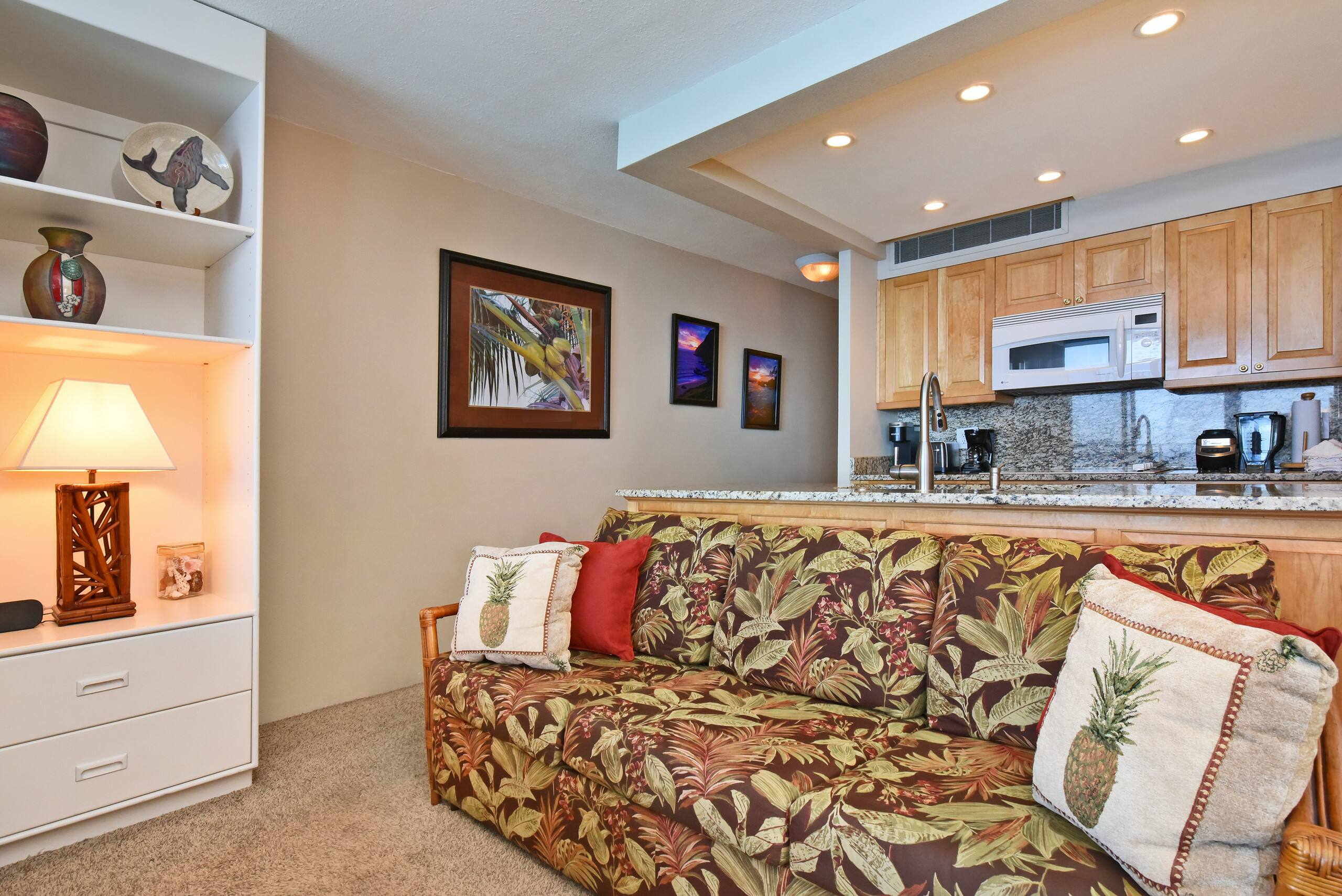 Condo in Lahaina · ★4.0 · Studio · 1 bed · 1 bath - Image 12