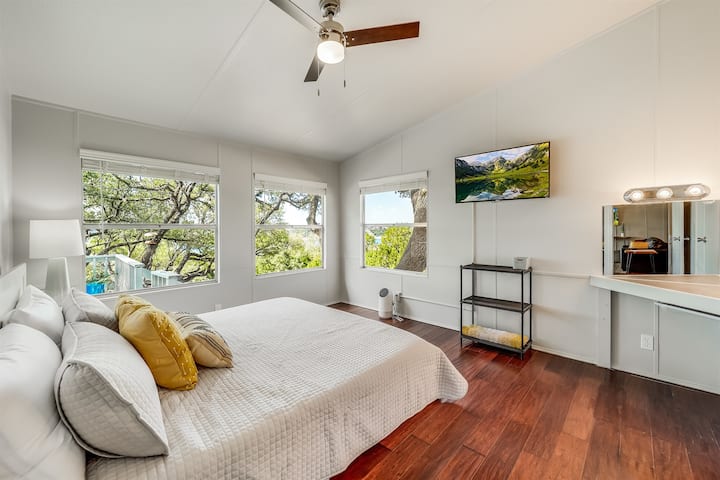 Dormitorio principal (cama tamaño king).