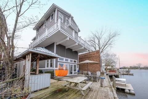 Tower House on Olde Ship Canal