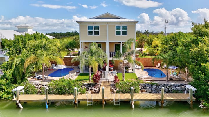 Waterfront Tropical Oasis W/2 Pools-65 Ft Dock - Marathon, FL