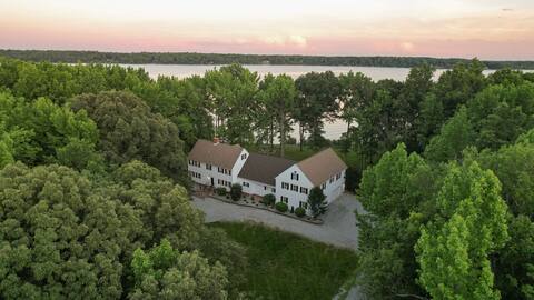 Chesapeake Point | Waterfront w/ HOT TUB + Beach!