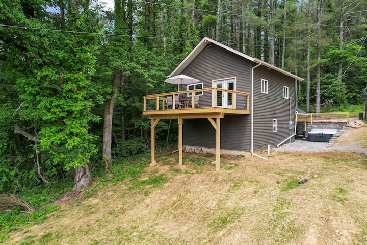 Venture Cabin Rentals managed Airbnb listing 3