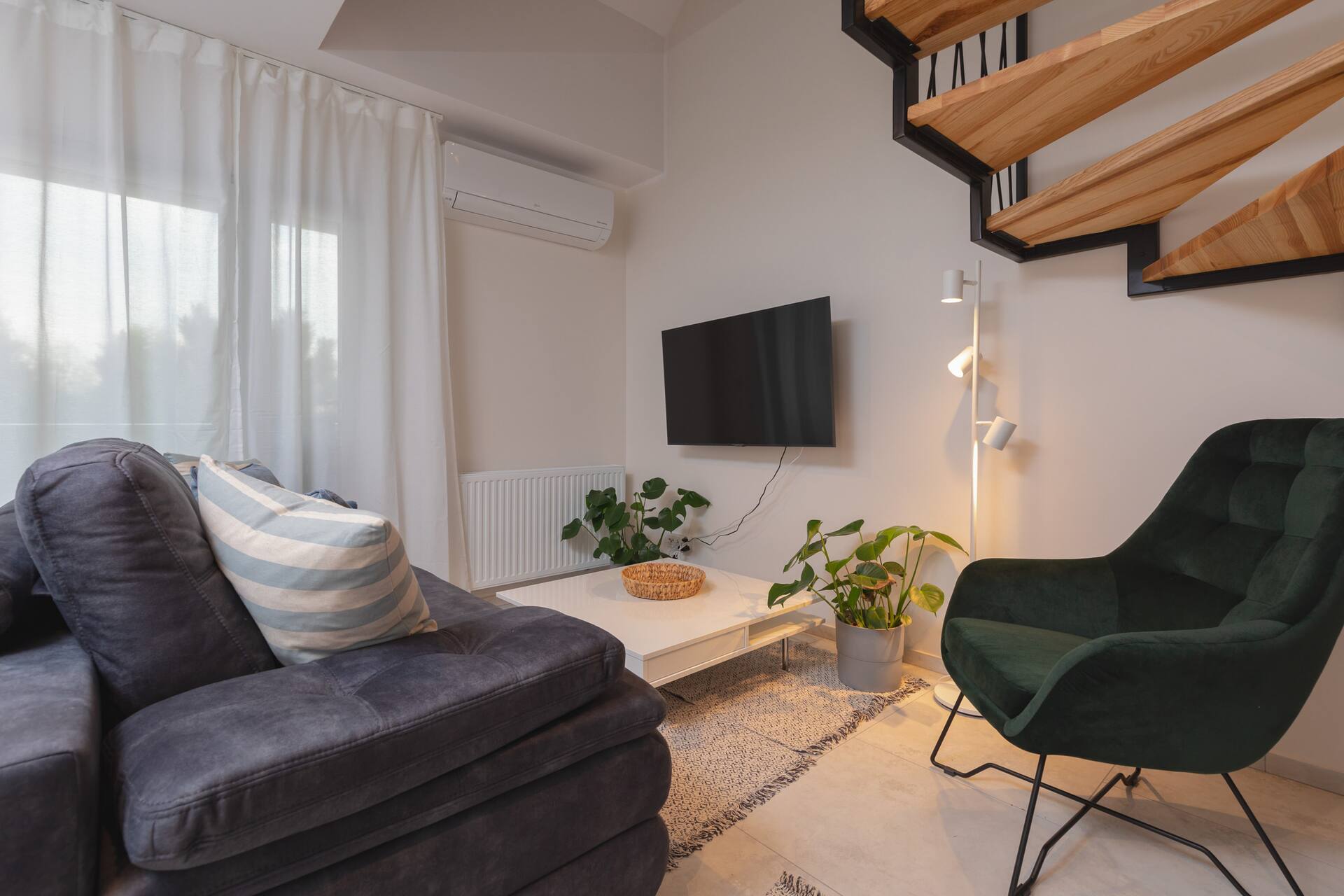 Secluded 13 | 1 Bedroom | Parking | Balcony