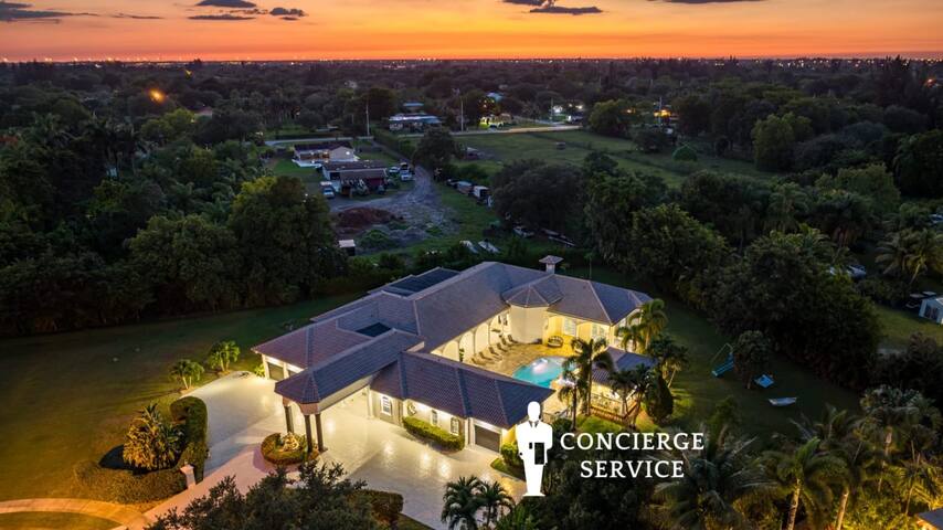 7000sf Mansion/Gameroom/Theater/Heated Pool gallery image 4