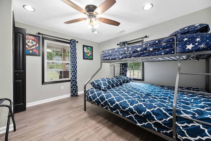 Dormitorio 2: litera con cama tamaño queen inferior/superior individual.