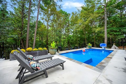 Heated Pool + Hot Tub + Secluded + Dog friendly