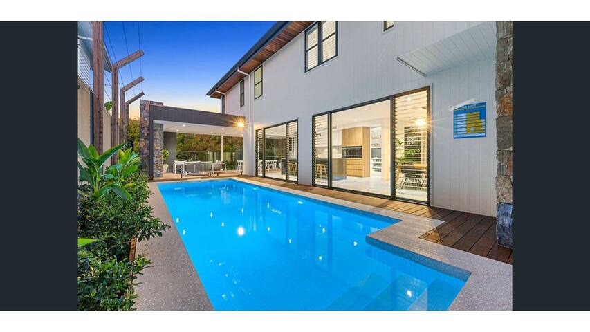 Barefoot Beachfront @ She Oak- Beachfront home