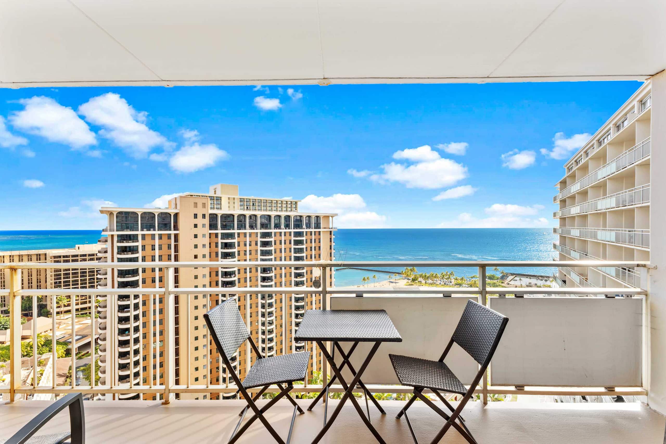 Stunning Ocean View | Free Parking - Image 4
