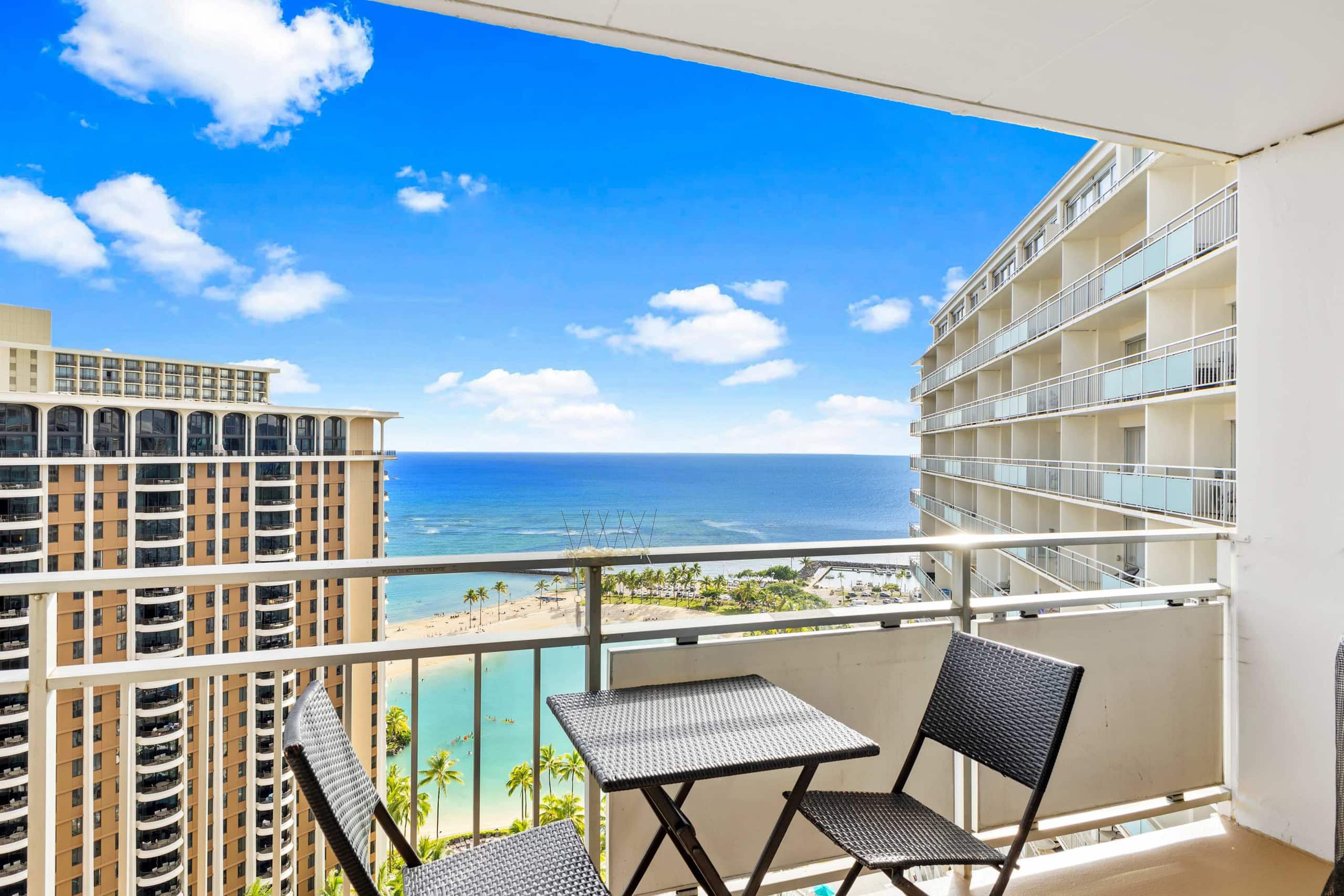 Stunning Ocean View | Free Parking - Image 15