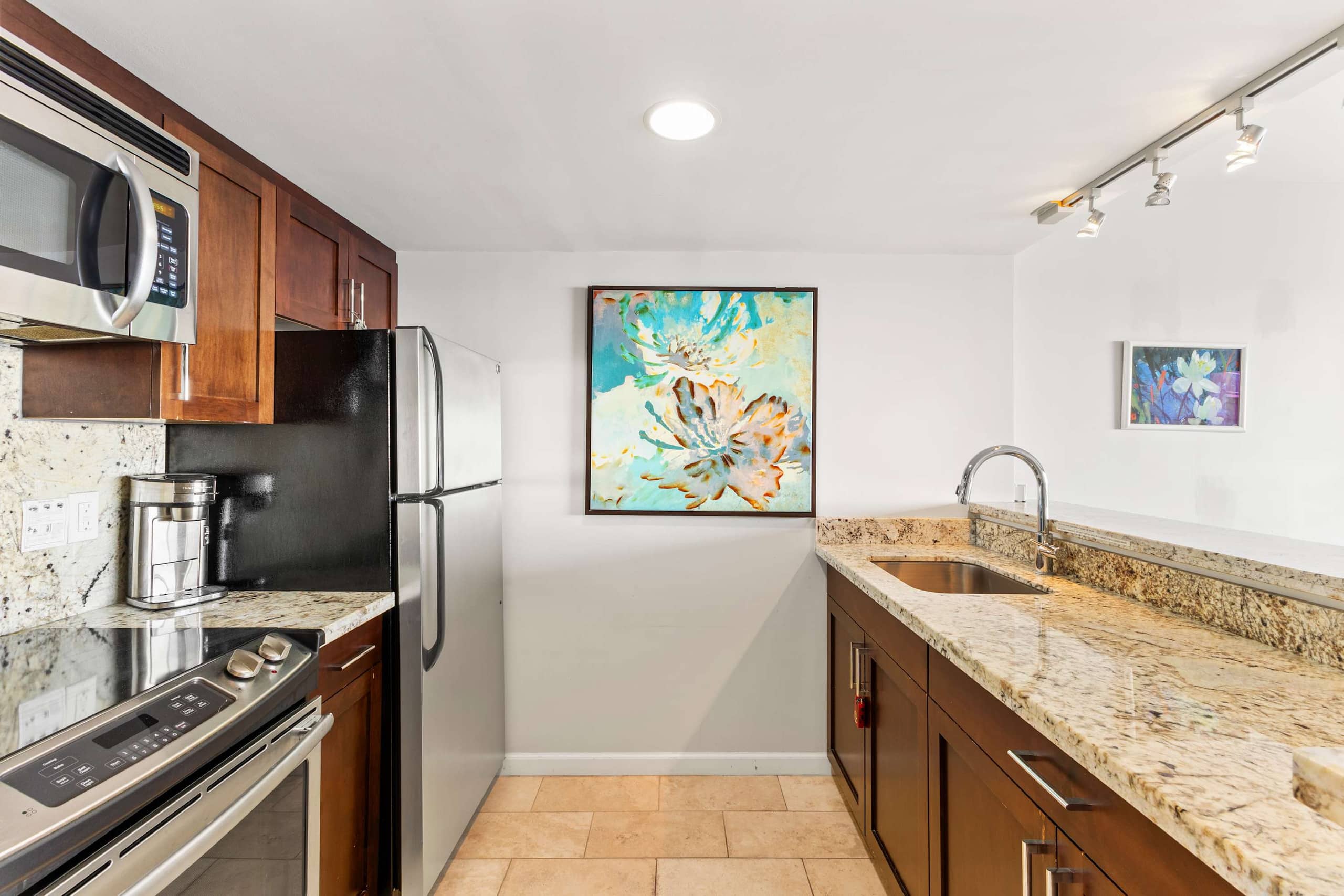 Stunning Ocean View | Free Parking - Image 2