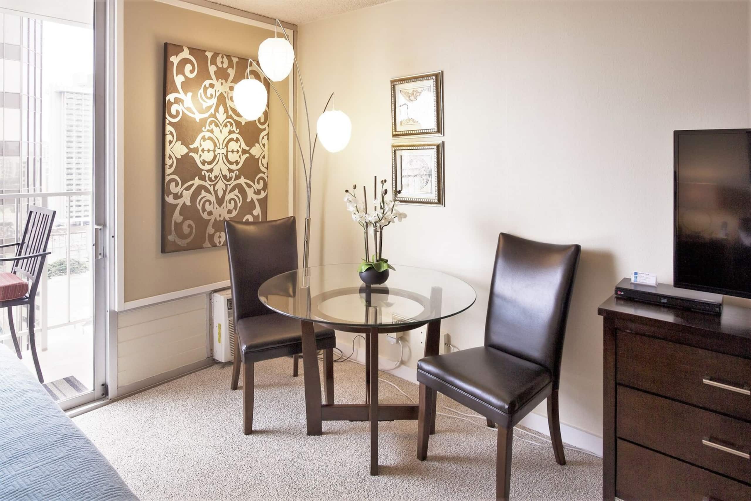 Condo in Honolulu · ★4.88 · 1 bedroom · 2 beds · 1 private bath - Image 5