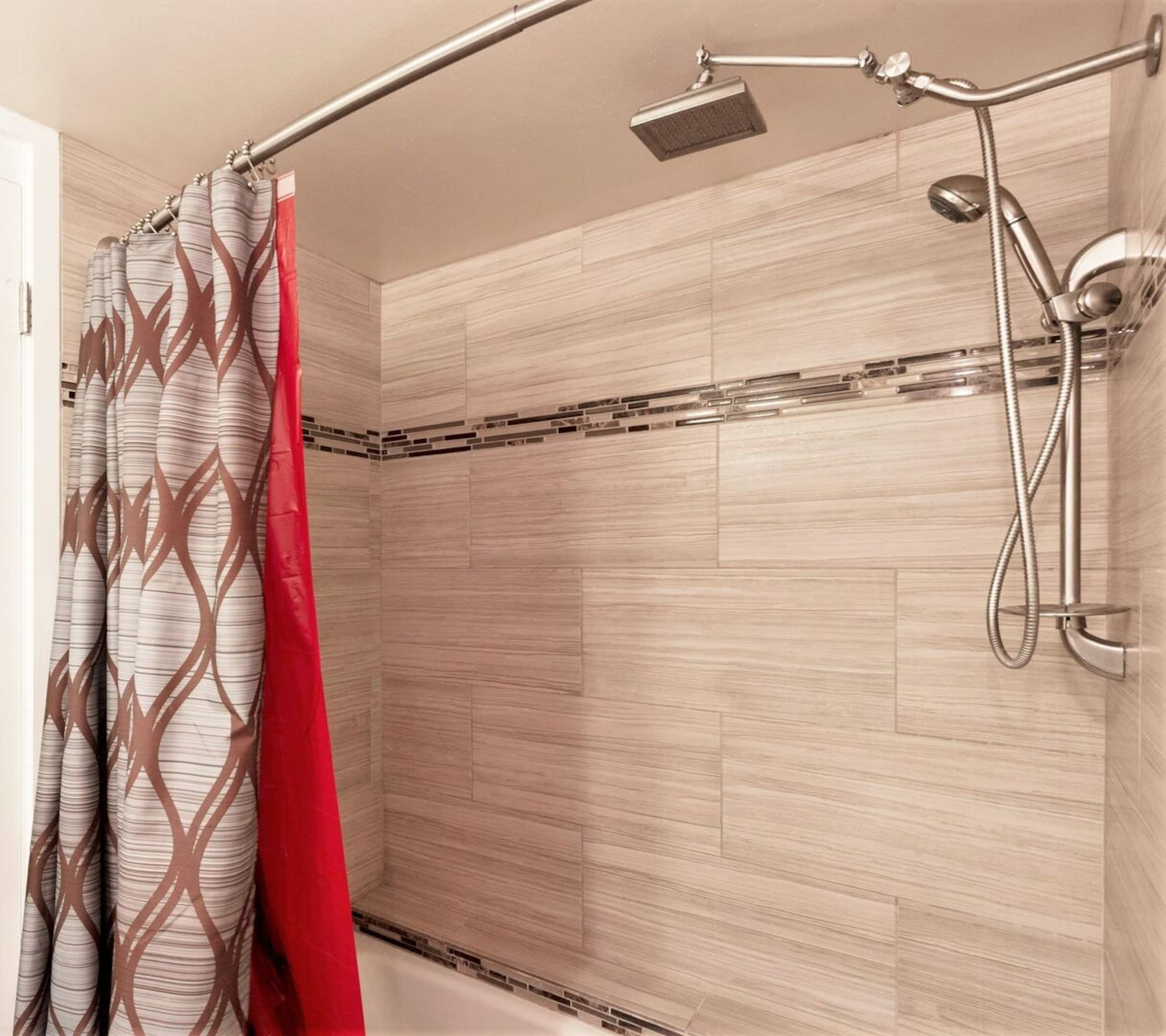 Condo in Honolulu · ★4.88 · 1 bedroom · 2 beds · 1 private bath - Image 4