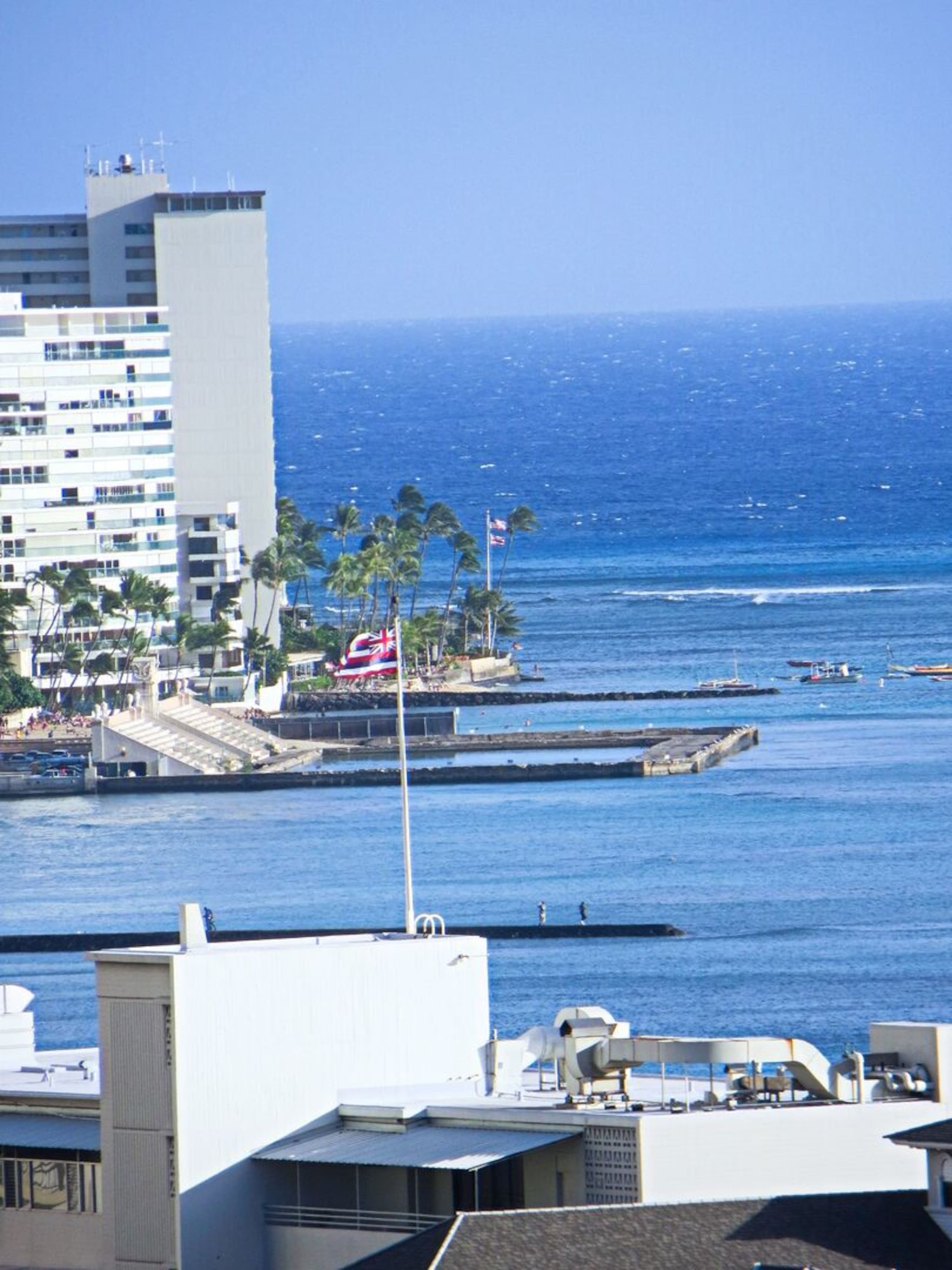 Condo in Honolulu · ★4.88 · 1 bedroom · 2 beds · 1 private bath - Image 3