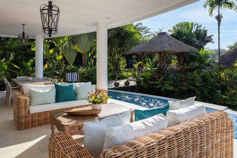 Spacious, tranquil villa, idyllic ricefield views