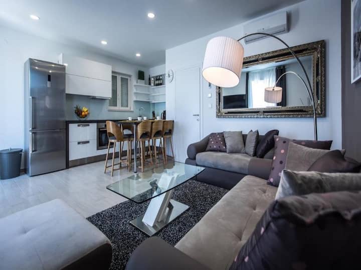 Bleu Villa - Three Bedroom Villa With Balcony And City View - Dubrovnik
