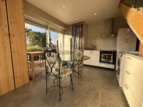 T1 Triplex-Apartment-Ensuite-Mountain view