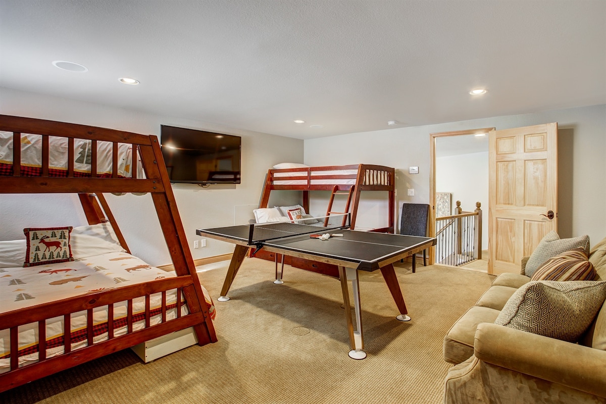 Bunk Room #7 (no adults on top bunk)