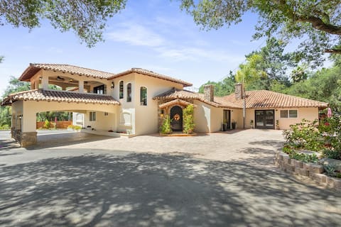 The Wine Away-Luxury Retreat for 20 w/jacuzzi