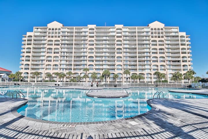 Waterfront Luxury  Huge Condo With 15000sf Pool - North Myrtle Beach, SC