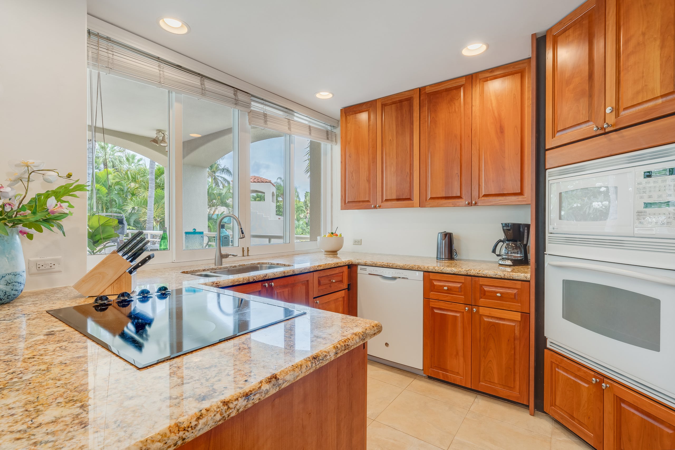 Condo in Kihei · ★4.95 · 2 bedrooms · 4 beds · 2 baths - Image 10