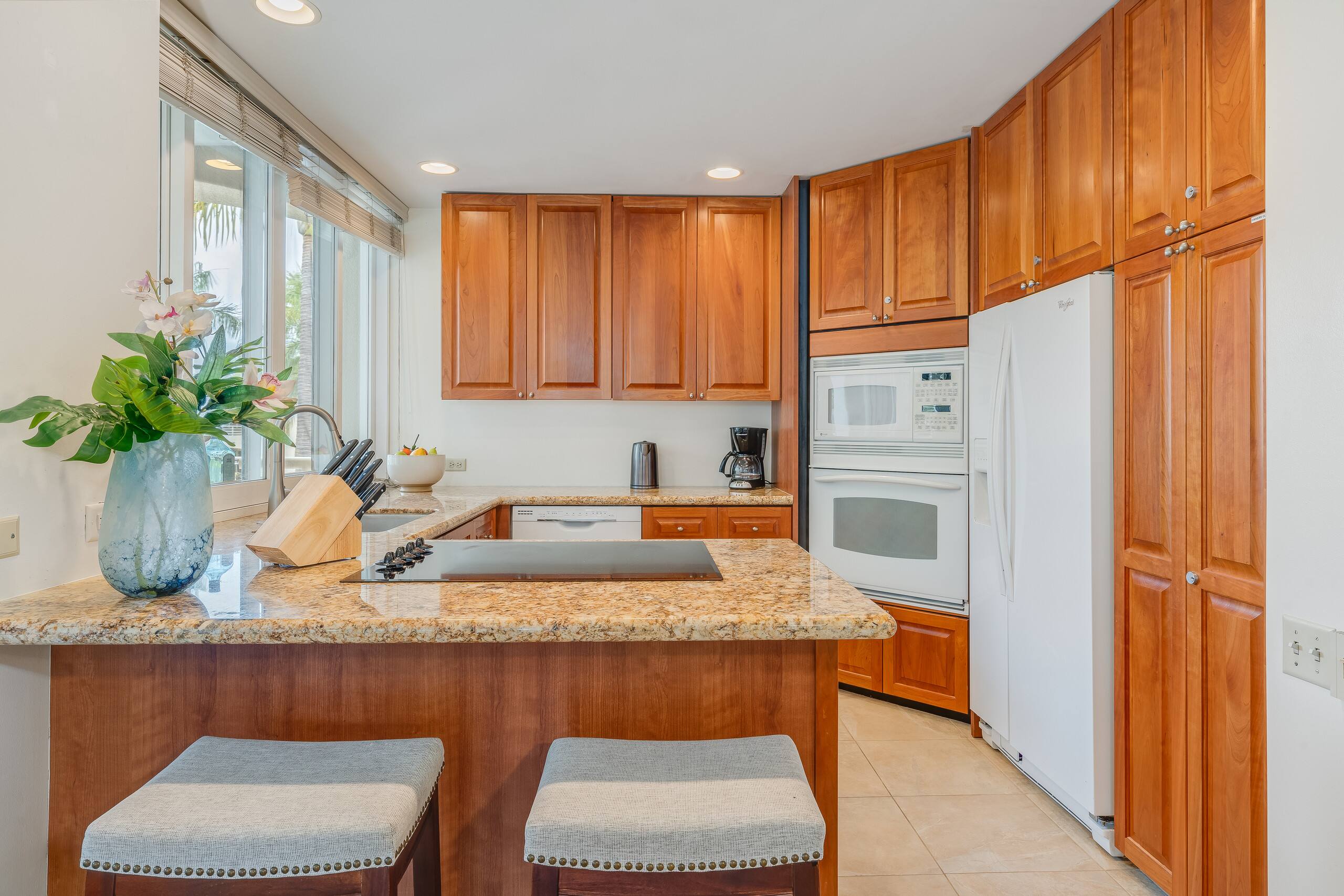 Condo in Kihei · ★4.95 · 2 bedrooms · 4 beds · 2 baths - Image 11