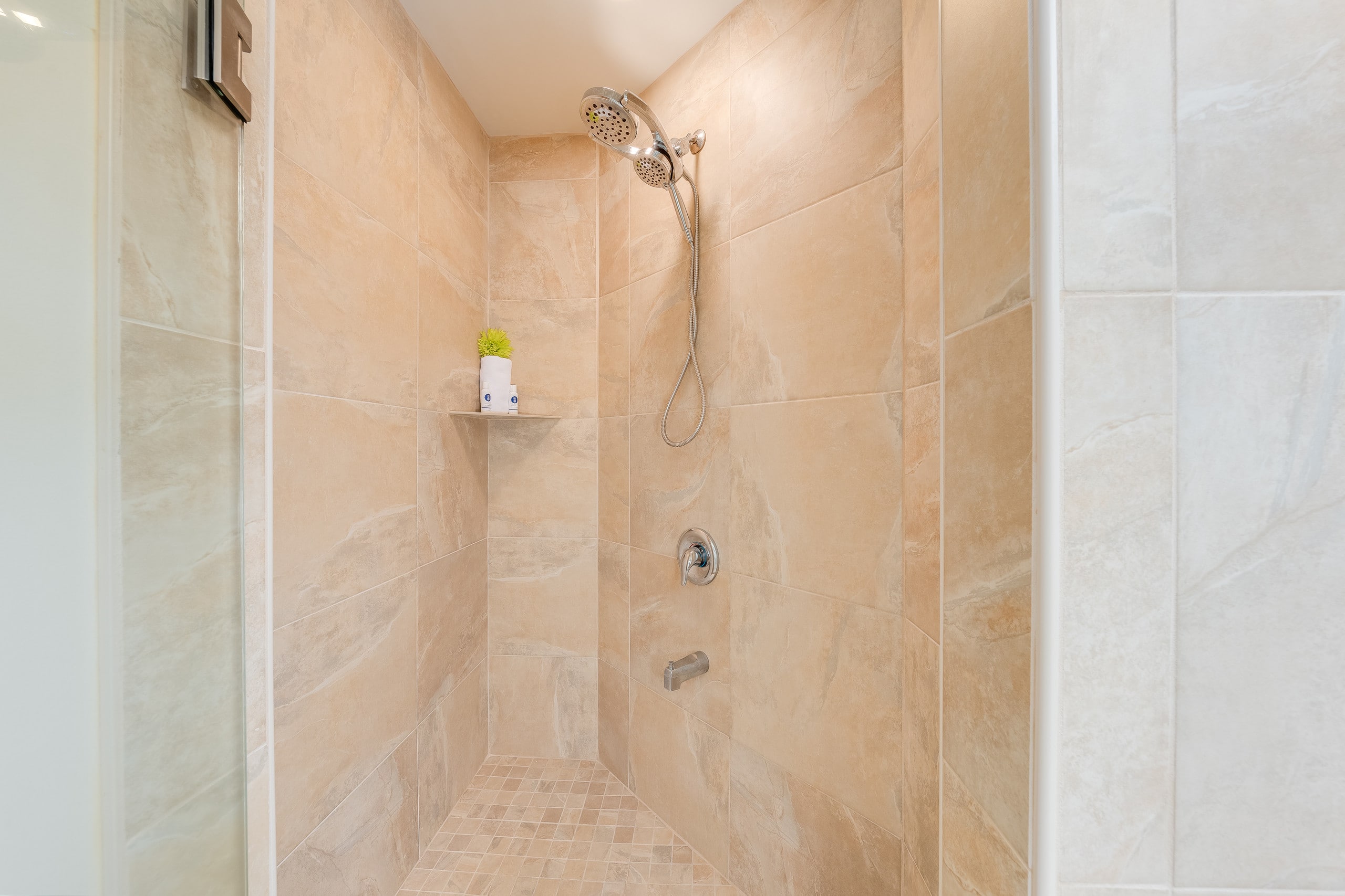 Condo in Kihei · ★4.95 · 2 bedrooms · 4 beds · 2 baths - Image 26