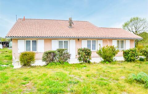 2 bedroom amazing home in Langon