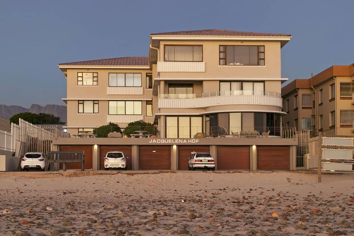 Jacquelena Hof 9 gallery image 3