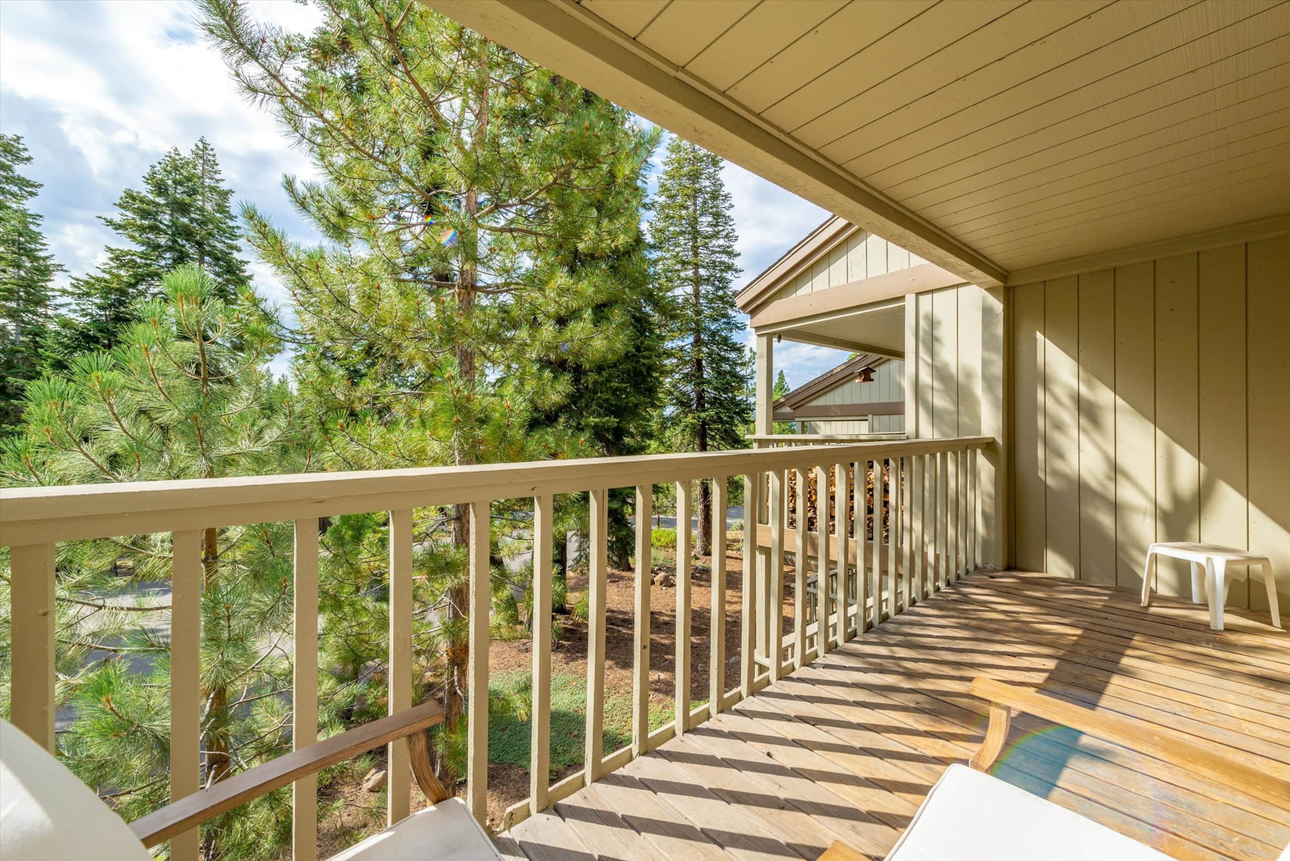 Bright Corner Condo Near Lake & Northstar - Photo 12
