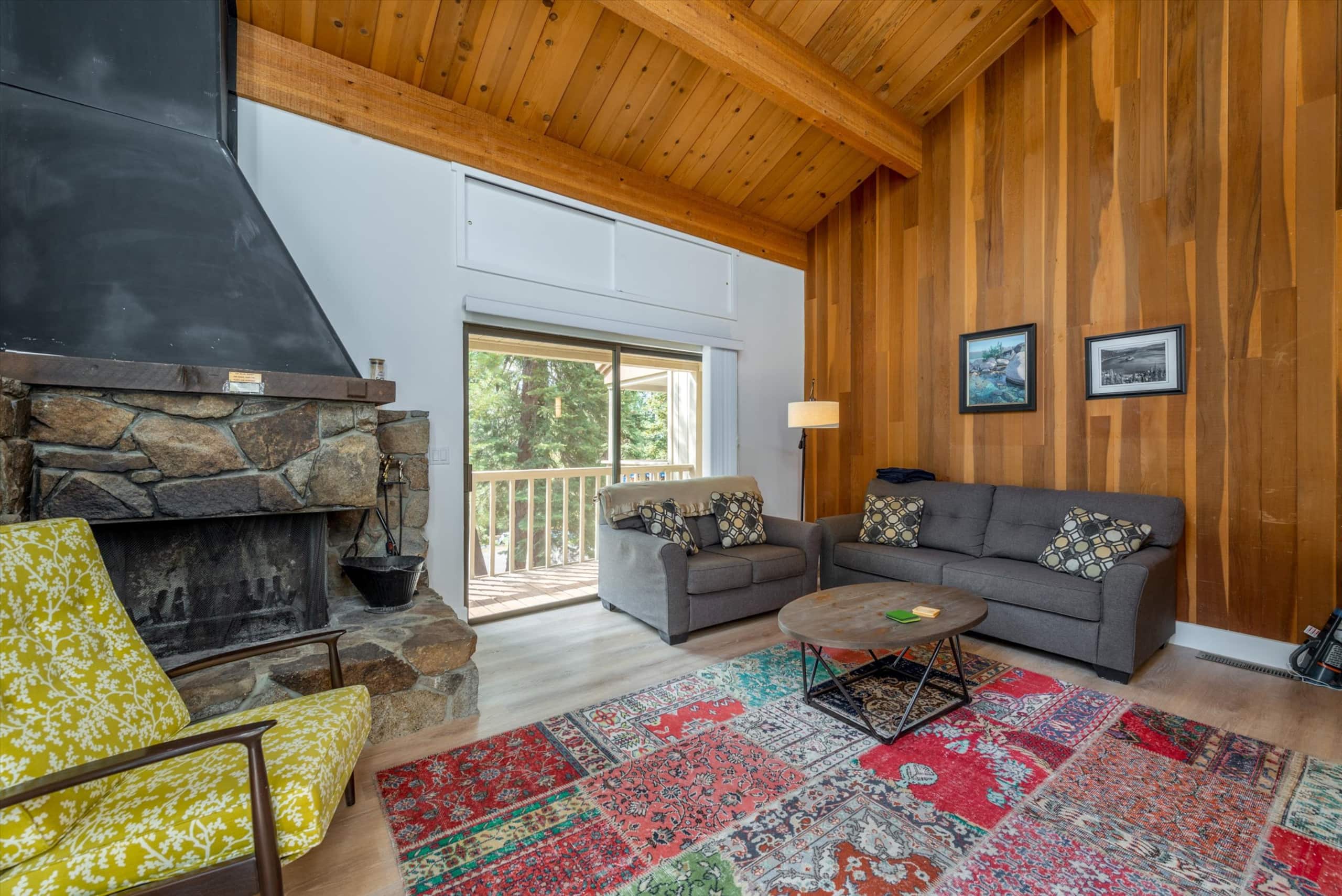 Bright Corner Condo Near Lake & Northstar - Photo 3
