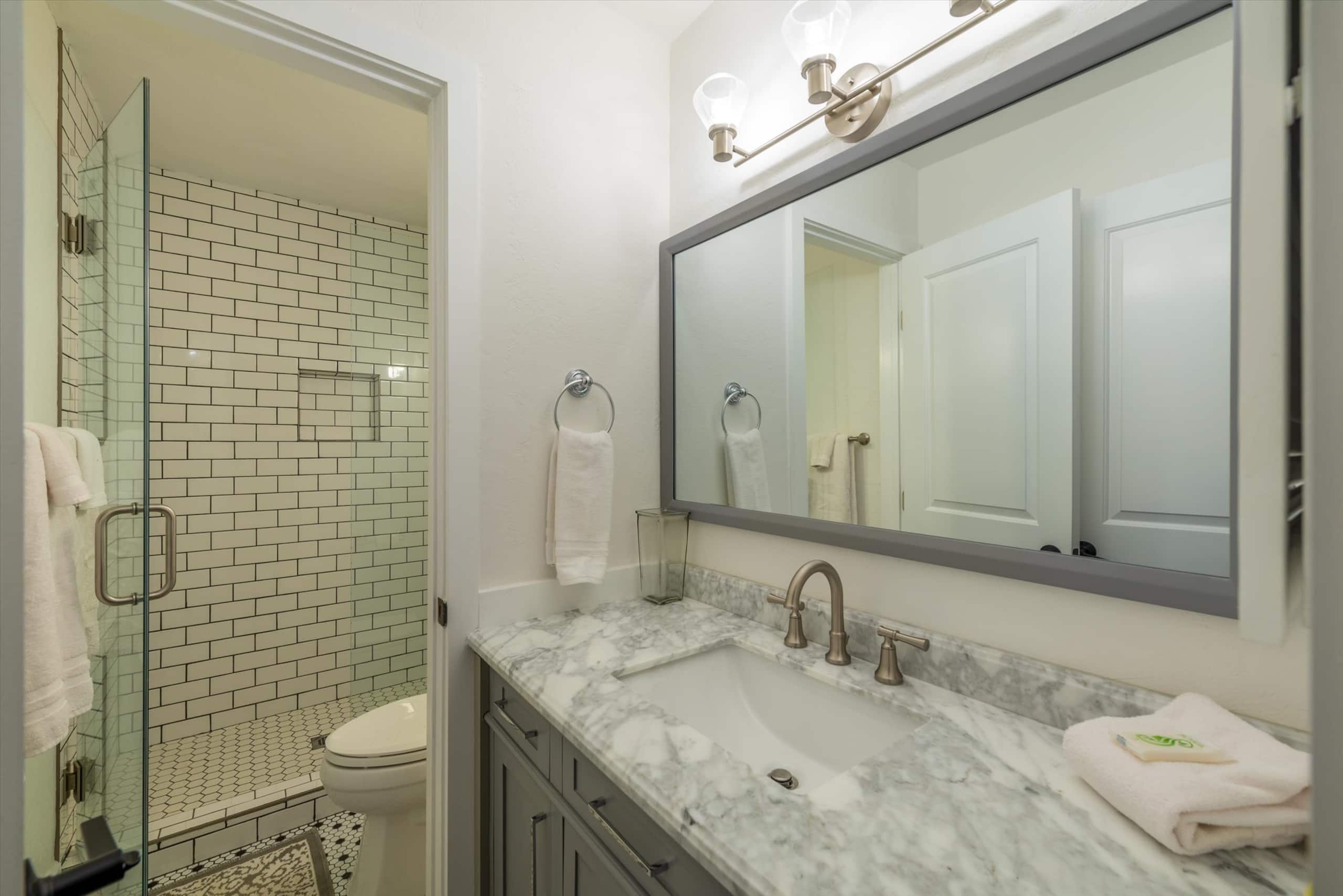 Bright Corner Condo Near Lake & Northstar - Photo 13