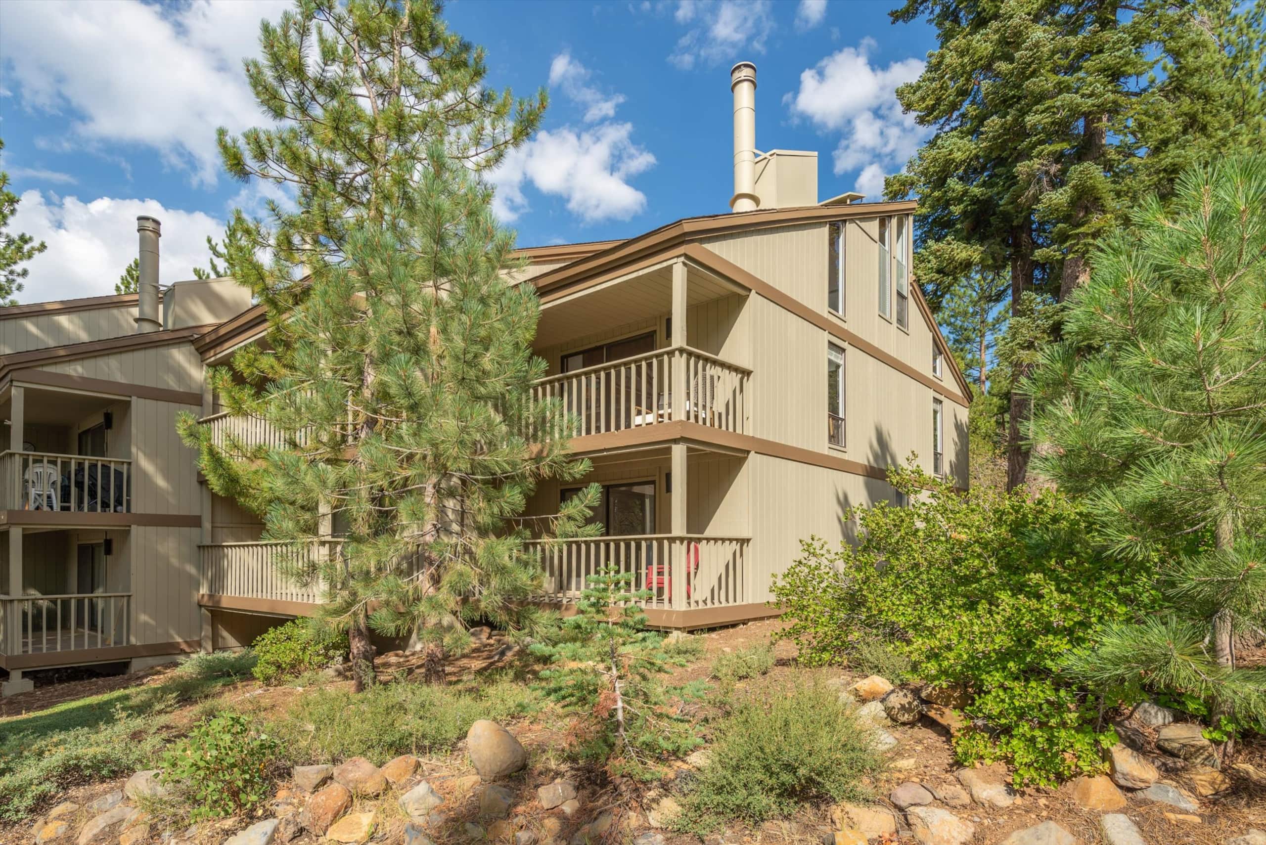 Bright Corner Condo Near Lake & Northstar - Photo 21