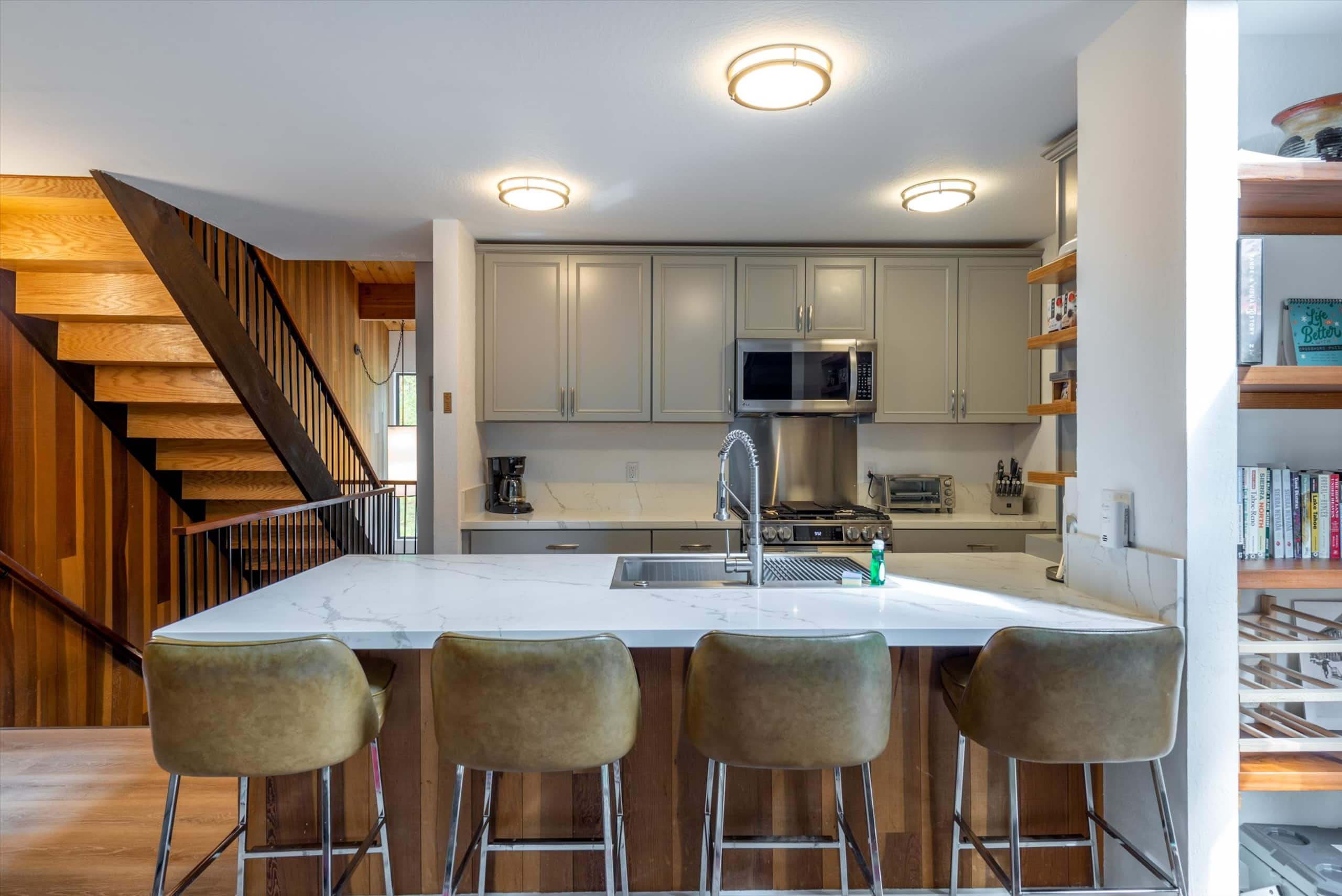Bright Corner Condo Near Lake & Northstar - Photo 8