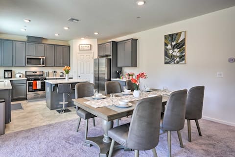 Sacramento Retreat w/ Yard ~ 13 Mi to Dtwn!