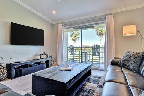 2BR Golf Course View 2nd-Floor | Balcony | Pool