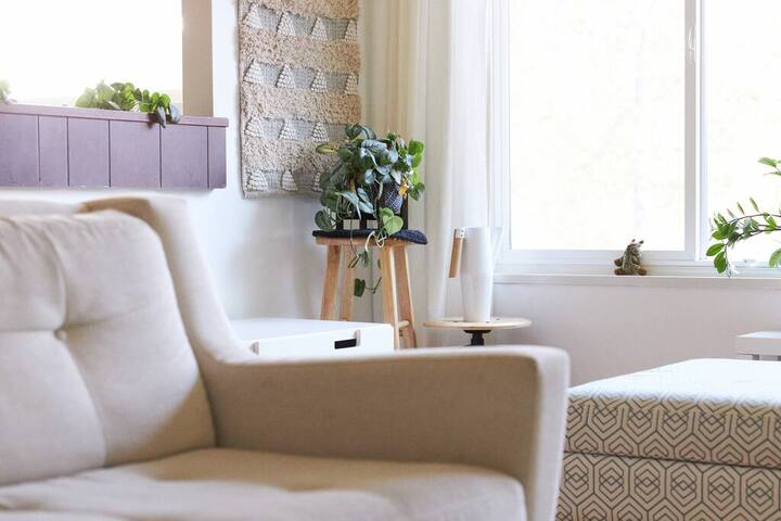 Stylish 3BDR Home In The Heart Of Vancouver gallery image 2