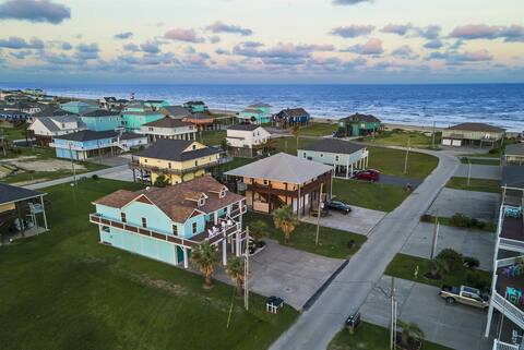 La Vie Est Belle - Water View Beach Home!