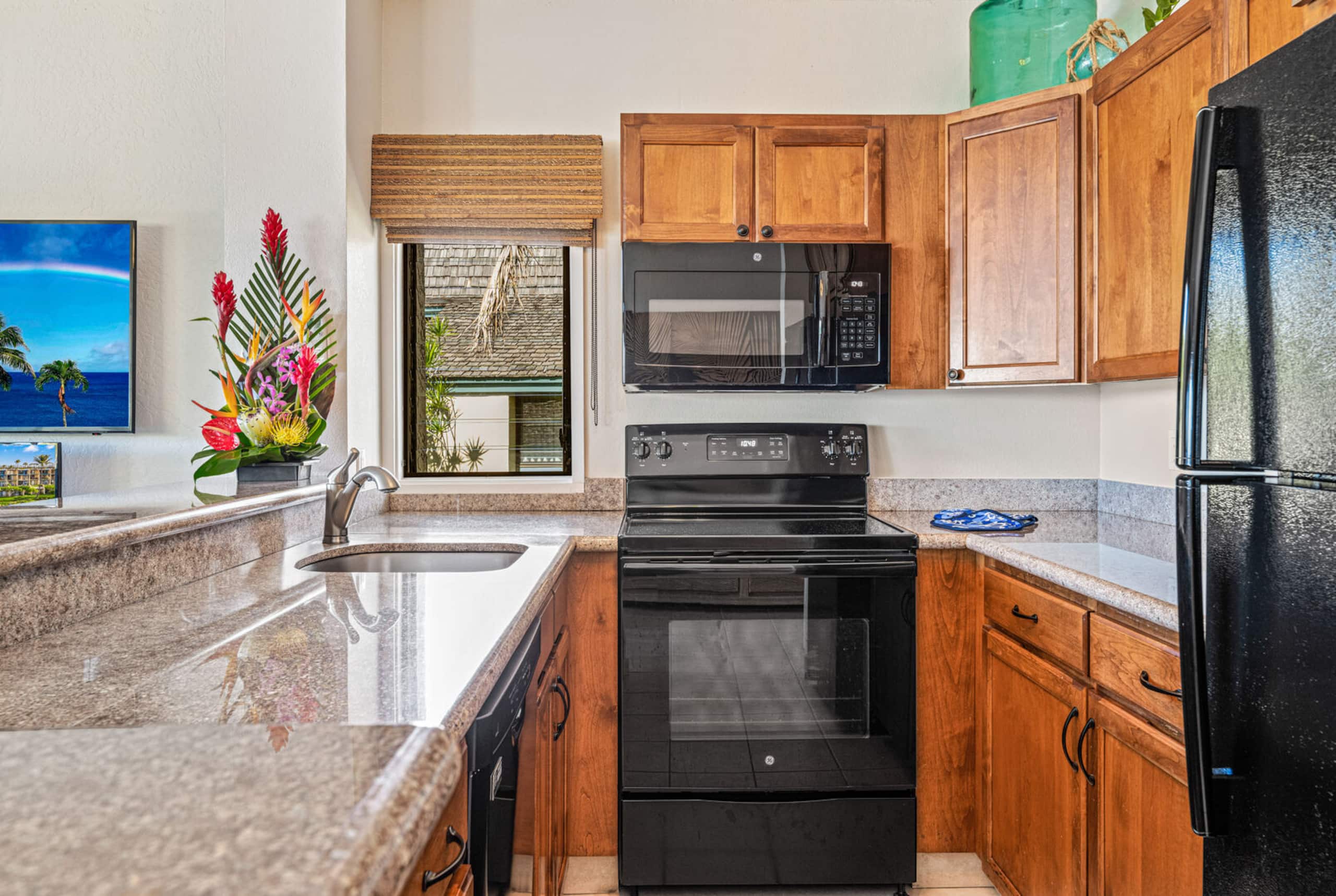Condo in Lahaina · ★4.88 · 1 bedroom · 2 beds · 1 bath - Image 11