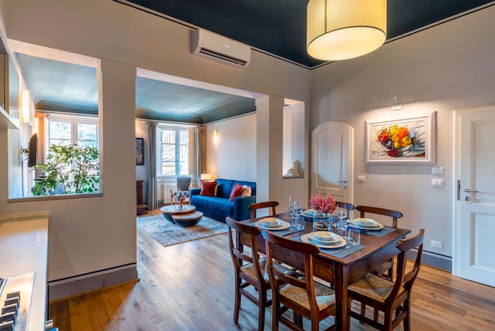 Florence Center 4BR Apt with Piazza Views. Pitti I gallery image 4