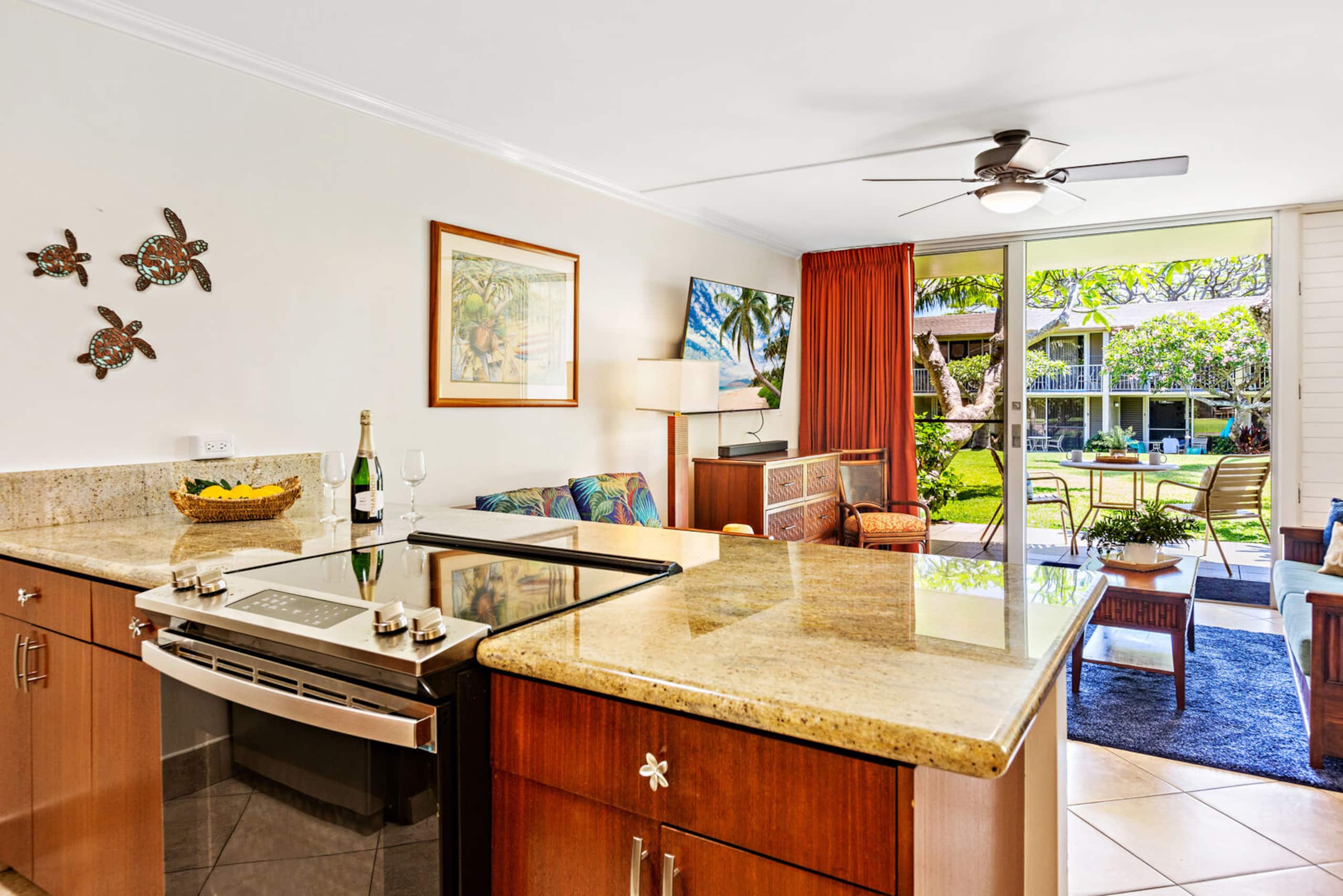 Condo in Lahaina · ★4.5 · 1 bedroom · 3 beds · 1 private bath - Image 10